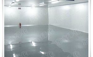 無(wú)塵車間的地面會(huì)吸水防刮擦，更多視頻搜索視頻號(hào)：@凈化東哥