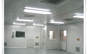 無(wú)塵車(chē)間的門(mén)窗玻璃防霧處理，更多搜索視頻號(hào)：@凈化東哥